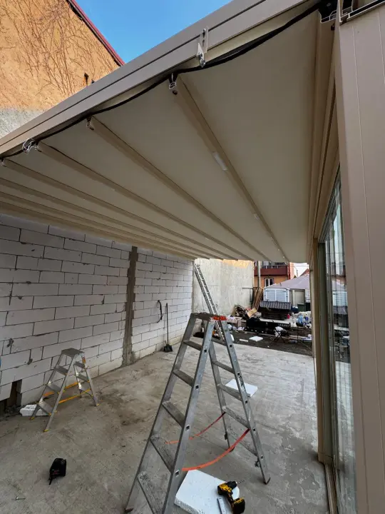 Membrane profiles and the corner post of the pergola